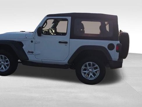 Used 2023 Jeep Wrangler Sport AWD/4WD image 9