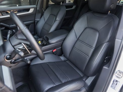 Certified 2024 Porsche Cayenne S image 5