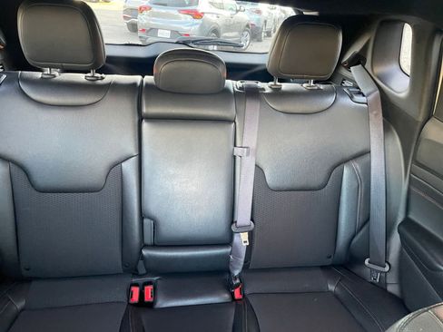 Used 2025 Jeep Compass Trailhawk image 36