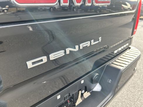 Used 2021 GMC Sierra 2500 Denali w/ Denali Ultimate Package image 11
