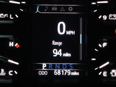 Used 2018 Toyota Tundra SR5 w/ SR5 Upgrade Package image 19