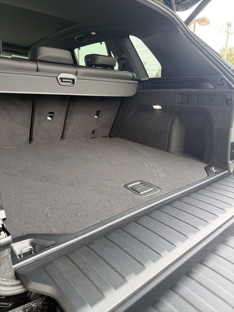 New 2026 BMW X5 M60i AWD/4WD image 10
