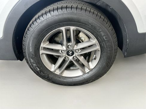 Used 2017 Hyundai Santa Fe Sport image 11