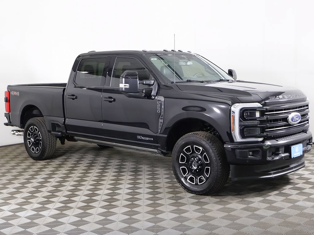 Used 2025 Ford F250 Platinum AWD/4WD image 2