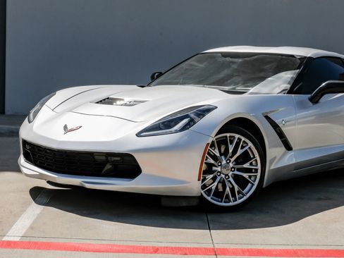 Used 2016 Chevrolet Corvette Stingray Coupe w/ 2LT Preferred Equipment Group RWD image 8