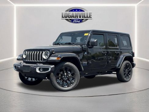 Used 2025 Jeep Wrangler Unlimited Sahara w/ Safety Group AWD/4WD image 1