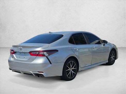 Used 2023 Toyota Camry SE FWD image 5