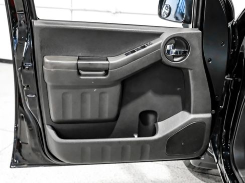 Used 2015 Nissan Xterra PRO-4X AWD/4WD image 37