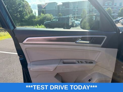 Used 2019 Volkswagen Atlas SE w/ Towing Package AWD/4WD image 12