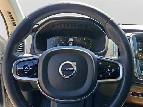Used 2021 Volvo XC90 T6 Momentum AWD/4WD image 19