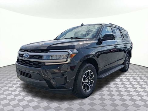 Used 2024 Ford Expedition XLT AWD/4WD image 7