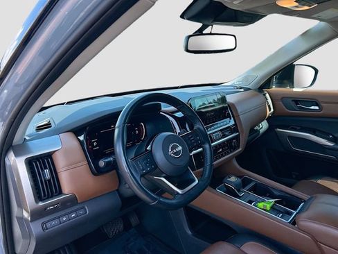 Used 2022 Nissan Pathfinder Platinum w/ Lighting Package (N93) FWD image 6
