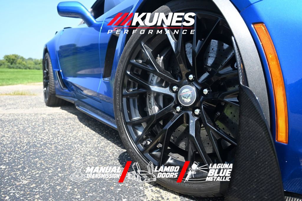 Used 2016 Chevrolet Corvette Z06 w/ 3LZ Preferred Equipment Group RWD image 3