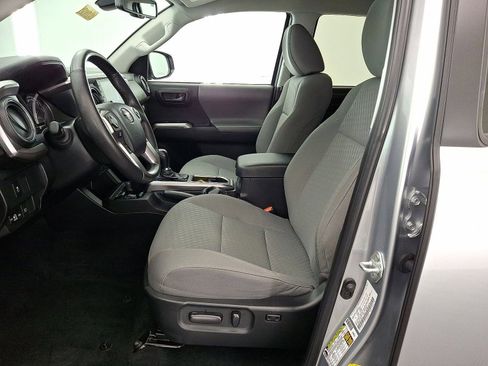 Certified 2023 Toyota Tacoma SR5 AWD/4WD image 11