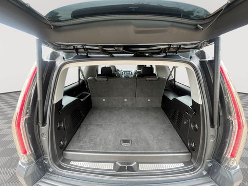 Used 2019 Cadillac Escalade ESV Luxury AWD/4WD image 22