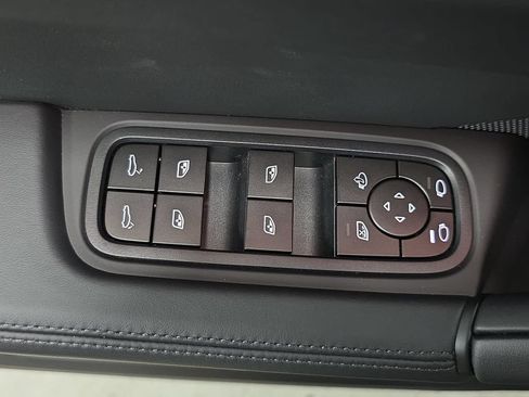 Used 2026 Porsche Cayenne S AWD/4WD image 23