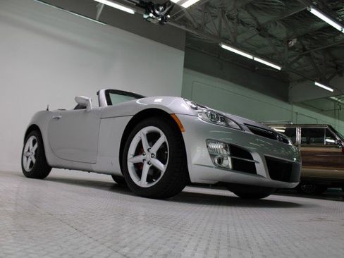 Used 2008 Saturn Sky w/ Premium Trim Package image 19