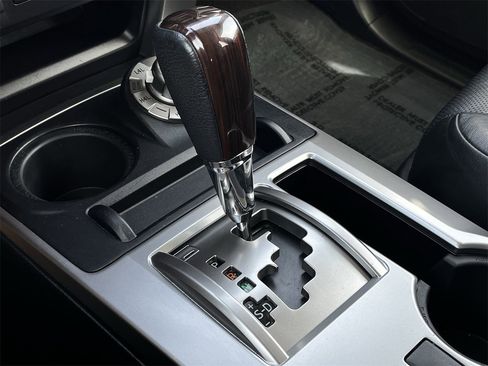 Used 2021 Toyota 4Runner Limited image 17