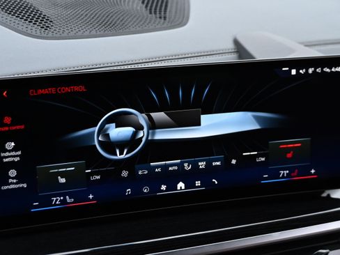 Certified 2024 BMW X5 xDrive50e w/ Executive Package image 18