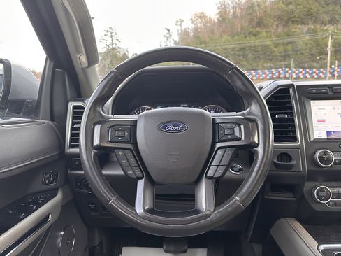 Used 2021 Ford Expedition Limited image 9