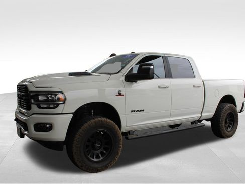 Used 2023 RAM 2500 Laramie AWD/4WD image 12