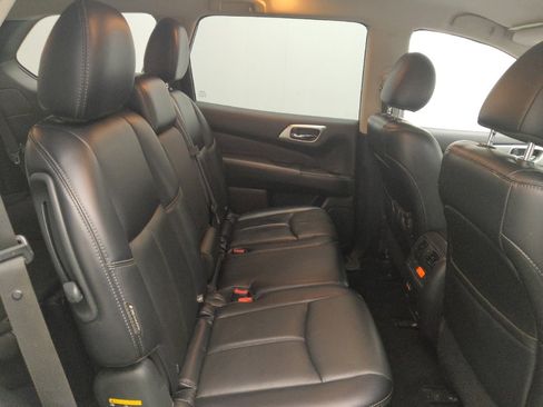 Used 2020 Nissan Pathfinder SL image 19