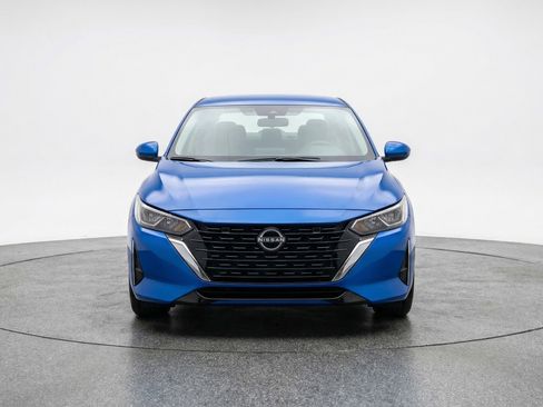 Used 2025 Nissan Sentra SV FWD image 2