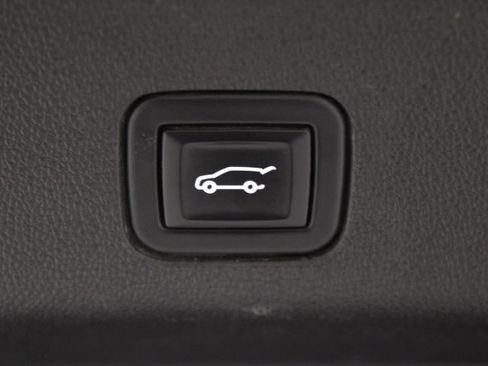 Used 2024 GMC Yukon Denali Ultimate AWD/4WD image 19