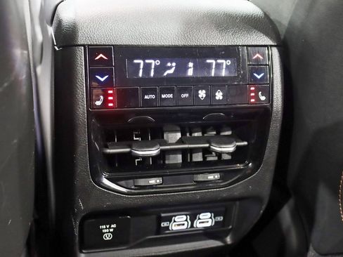 Used 2021 Jeep Grand Cherokee L Overland w/ Luxury Tech Group IV image 26