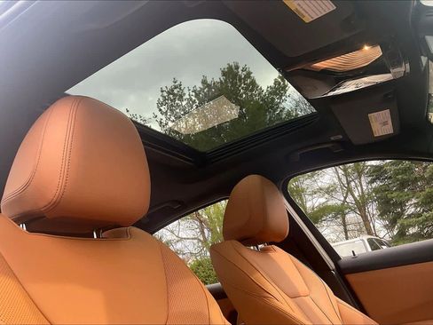 Used 2024 BMW 330i xDrive Sedan w/ Premium Package image 13