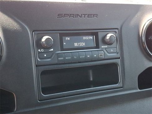 Used 2025 Mercedes-Benz Sprinter 2500 image 18