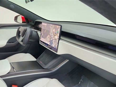 Used 2022 Tesla Model S Plaid image 19