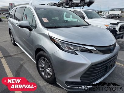 Used 2022 Toyota Sienna LE
