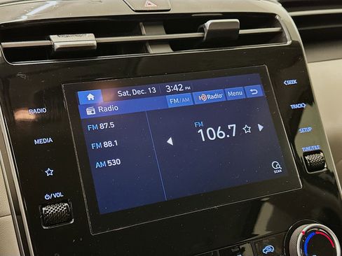 Used 2023 Hyundai Tucson SE image 21