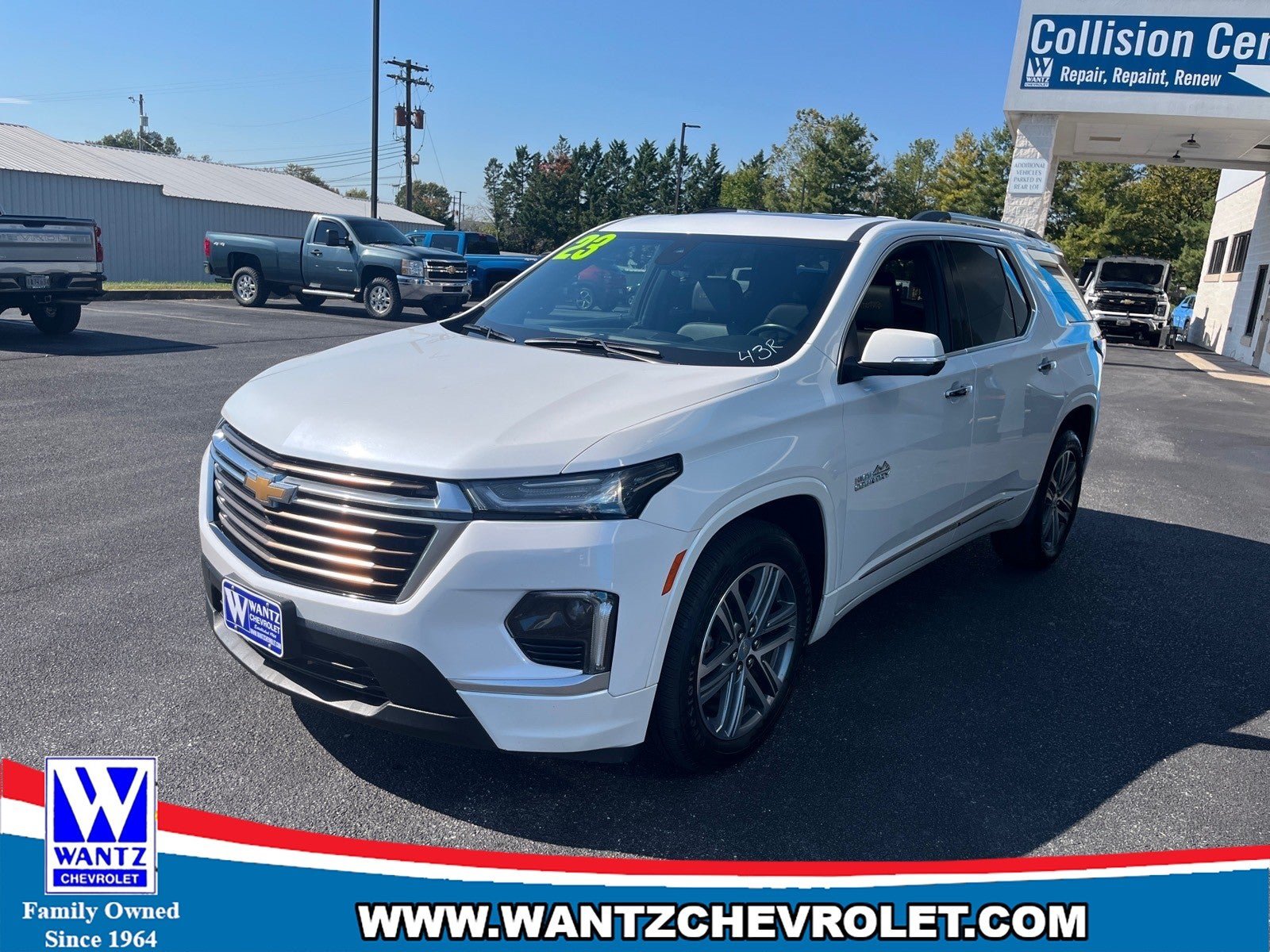 Used 2023 Chevrolet Traverse High Country AWD/4WD image 2
