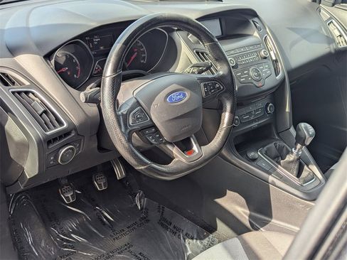 Used 2018 Ford Focus ST image 9