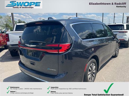 Used 2021 Chrysler Pacifica Touring-L FWD image 5