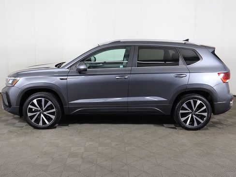Used 2023 Volkswagen Taos SE FWD image 16