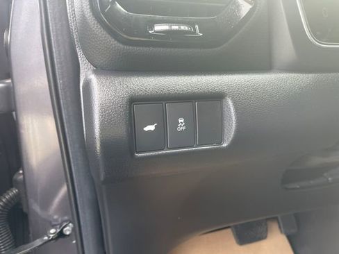 Certified 2025 Honda Pilot Touring image 27