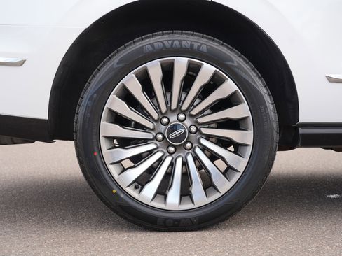 Used 2020 Lincoln Navigator Reserve w/ Luxury Package image 11