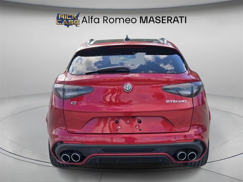 Used 2024 Alfa Romeo Stelvio Quadrifoglio image 5