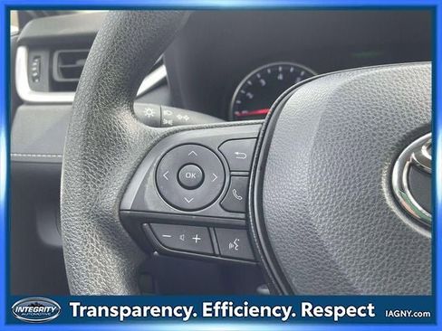 Used 2022 Toyota RAV4 XLE w/ Carpet Mat Package (TMS) image 21