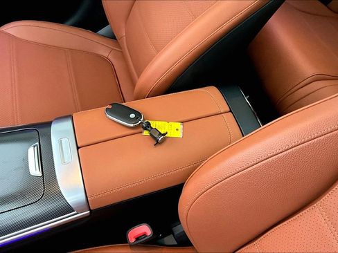 Used 2025 Mercedes-Benz C 300 4MATIC Sedan w/ Exclusive Trim Package image 14