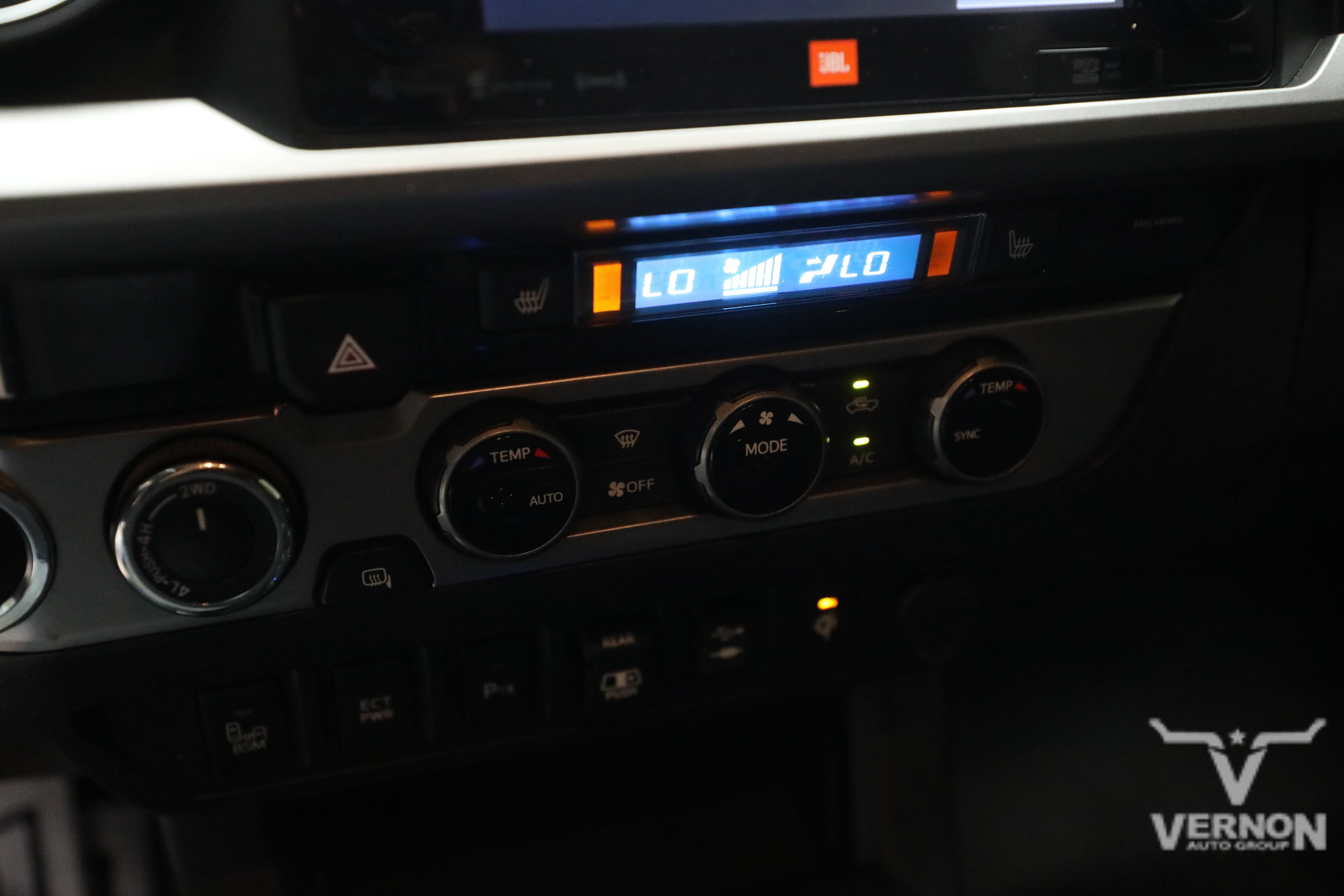 Used 2018 Toyota Tacoma Limited AWD/4WD image 24