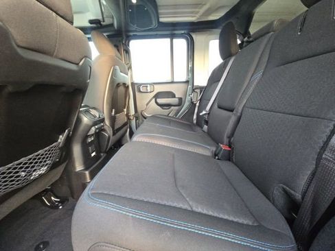 Used 2025 Jeep Wrangler Unlimited Rubicon 4xe image 16