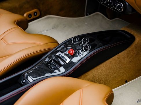 Used 2013 Ferrari 458 Spider image 73