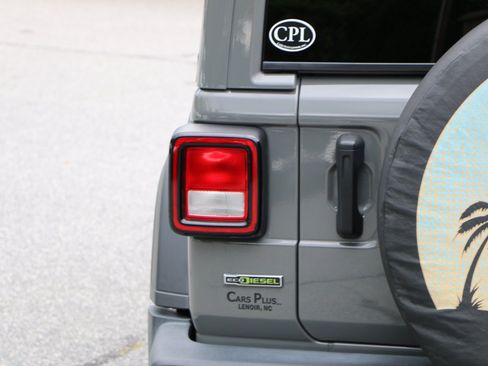 Used 2021 Jeep Wrangler Unlimited Sport w/ Sun And Sound Package AWD/4WD image 5