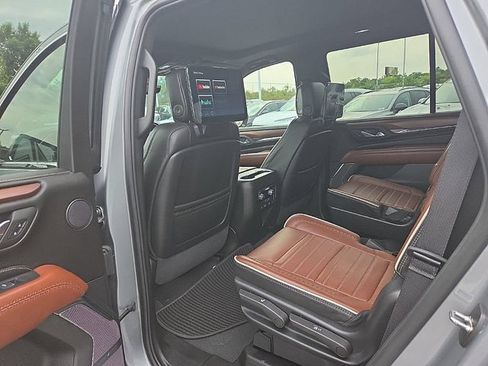 Used 2024 GMC Yukon Denali Ultimate AWD/4WD image 14