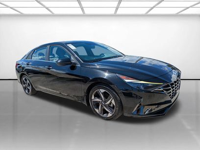 Used 2022 Hyundai Elantra SEL w/ Convenience + Premium Package