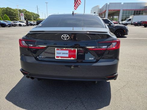 Used 2026 Toyota Camry SE FWD image 10